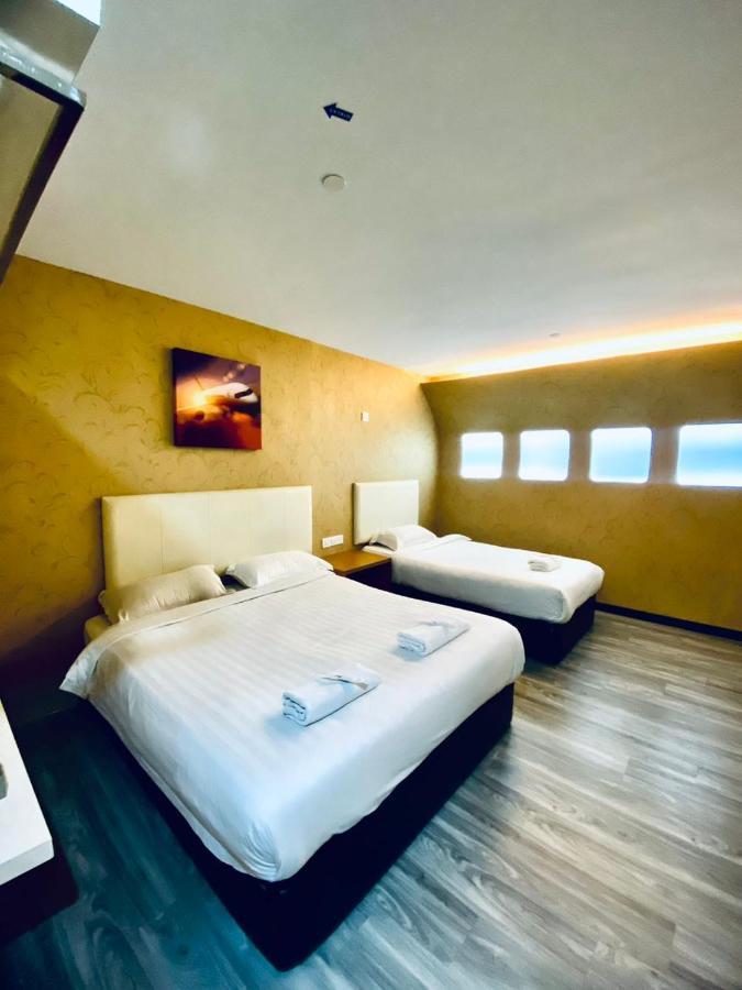 Sri Langit Hotel KLIA, KLIA 2&F1 Sepang Exterior foto